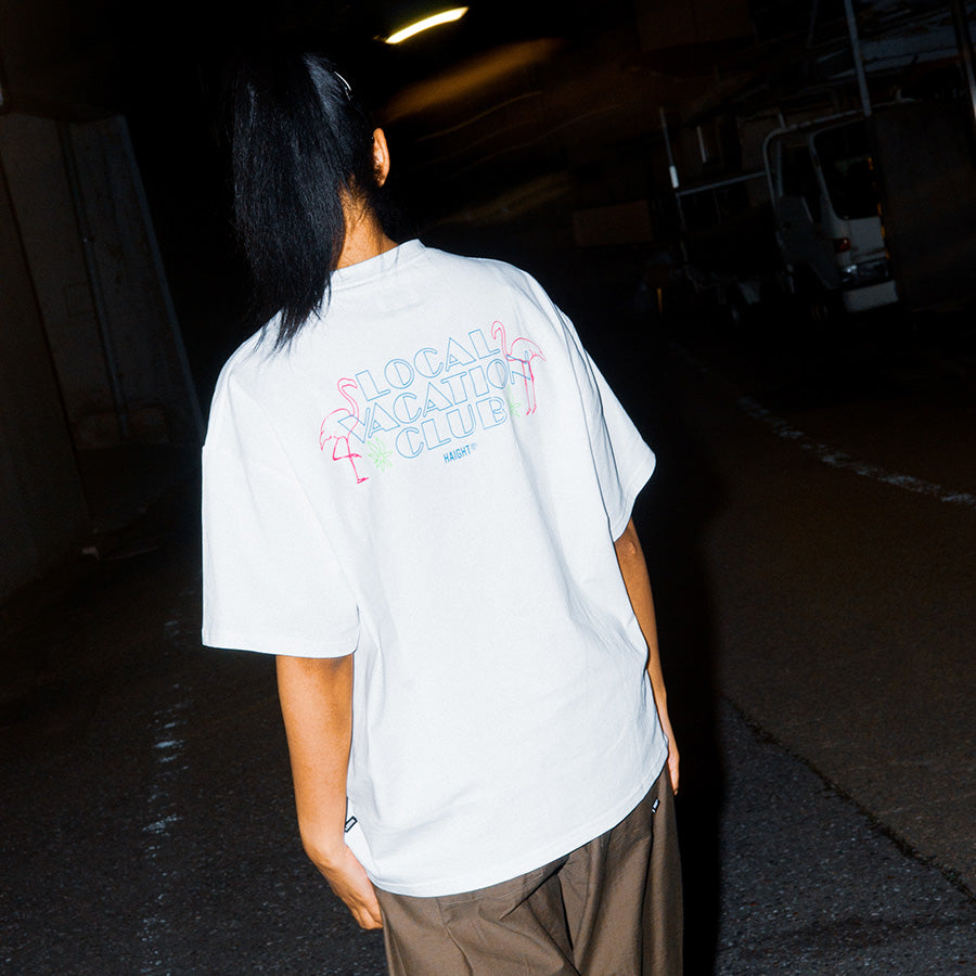HAIGHT LVC NEON LIGHT Tee ホワイト モデル着用 背面