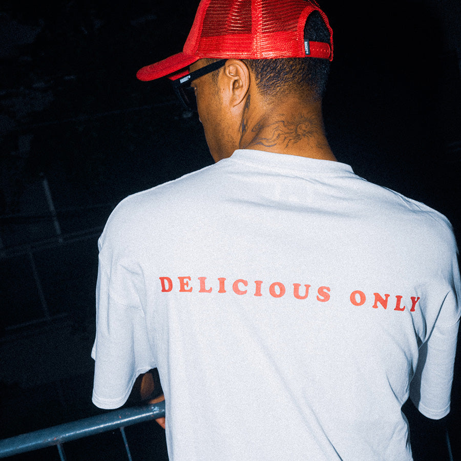 HAIGHT M.C BURGER TEE Tシャツ ホワイト モデル着用 背面 HTAW-261002