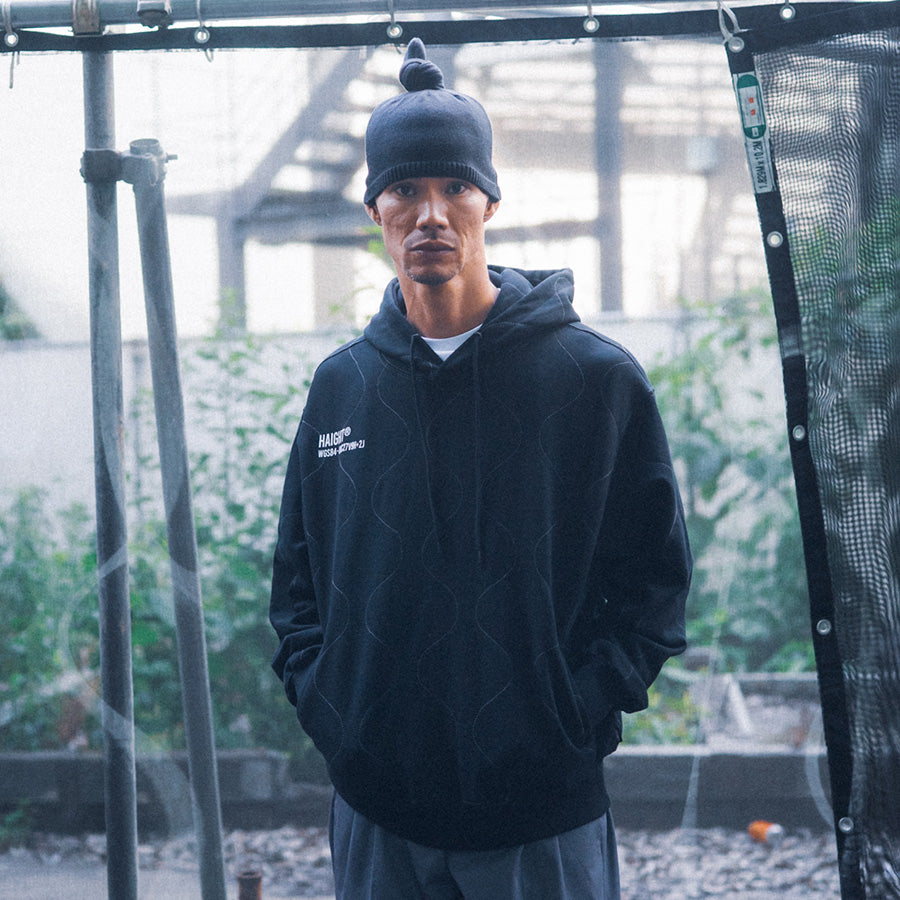 HAIGHT QUILTING HOODIE スウェット パーカー ブラック モデル着用 正面 HTAW-263001
