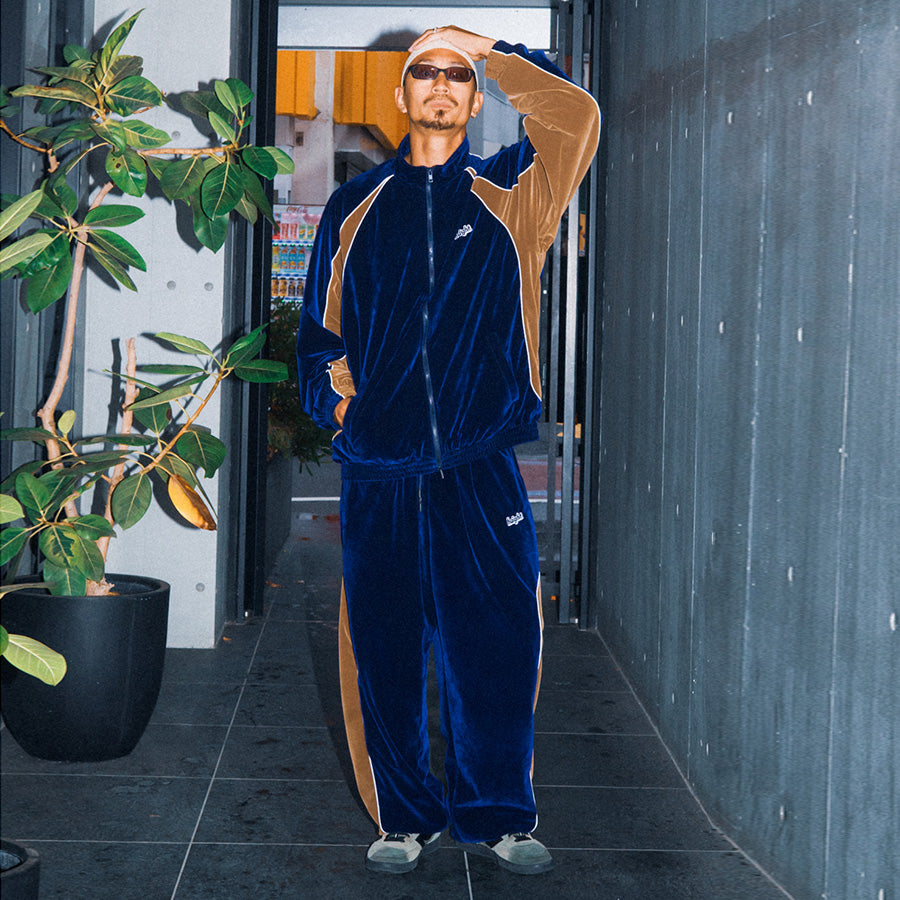 HAIGHT VELOUR TRACK JACKET ベロア トラックジャケット ネイビー モデル着用 全身 HTAW-262005