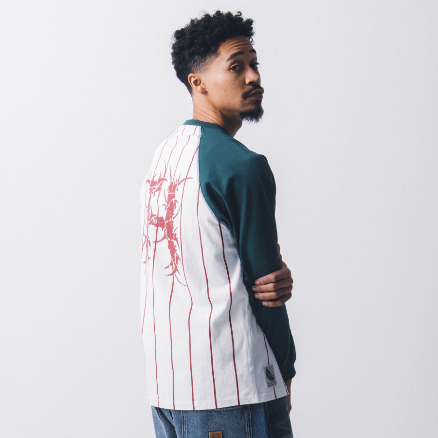 HELLRAZOR ラグランロンT 着用スタイル