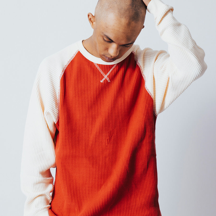 HELLRAZOR WAFFLE LS SHIRT サーマルTシャツ ナチュラル/ディープレッド モデル着用 01126AW0301
