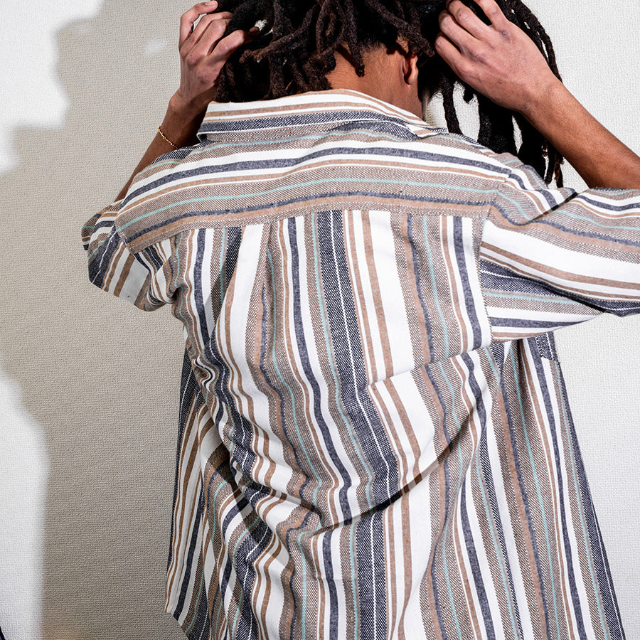 INTERBREED Multi Striped Summer Shirts モデル着用 背面スタイル