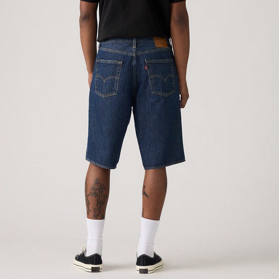 LEVI'S ミディアムインディゴ 着用 背面