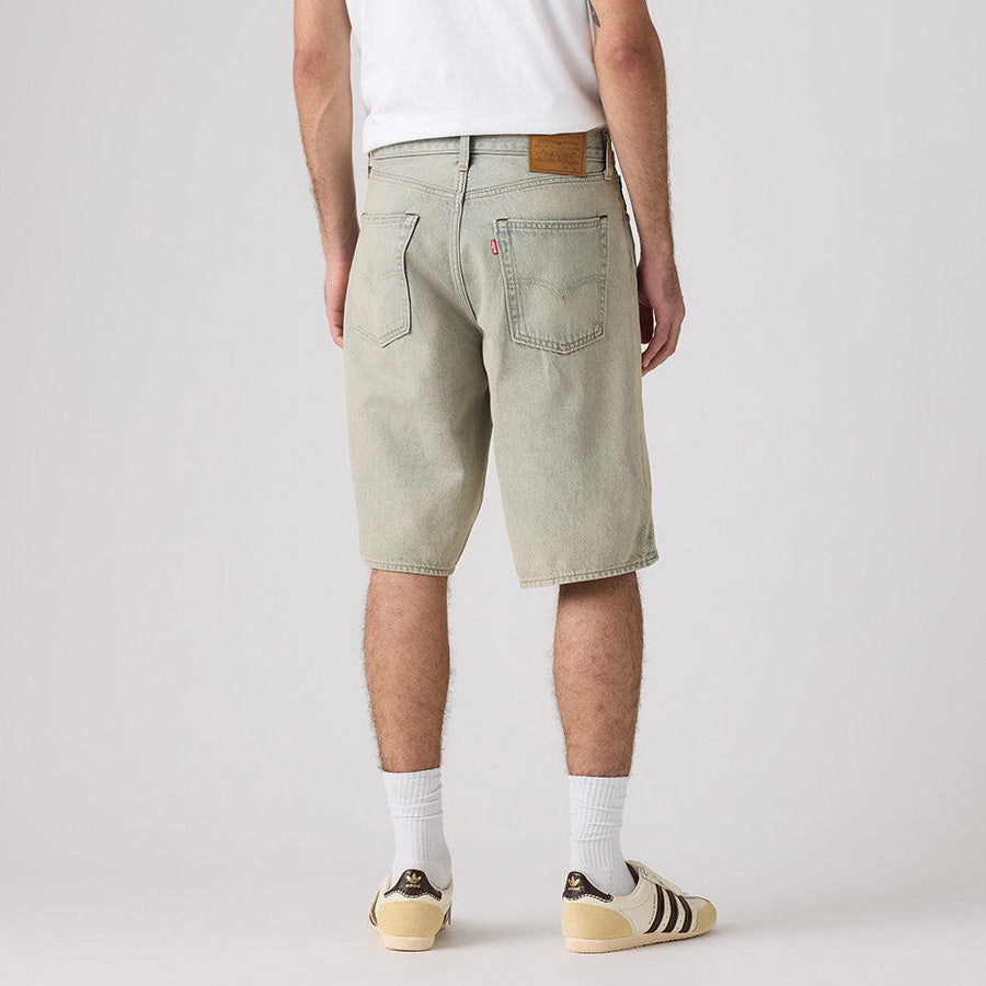 LEVI'S ライトインディゴ 着用 背面