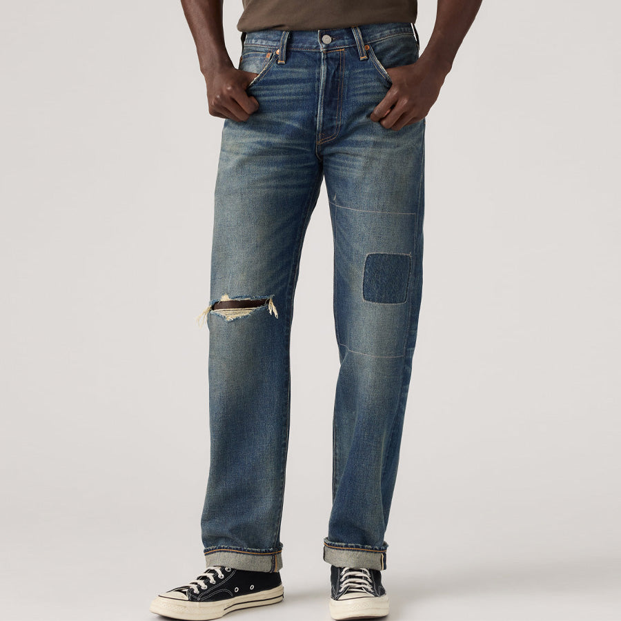 LEVI'S（リーバイス）501® ORIGINAL ジーンズ ミディアムインディゴ モデル着用 正面下半身 005013906