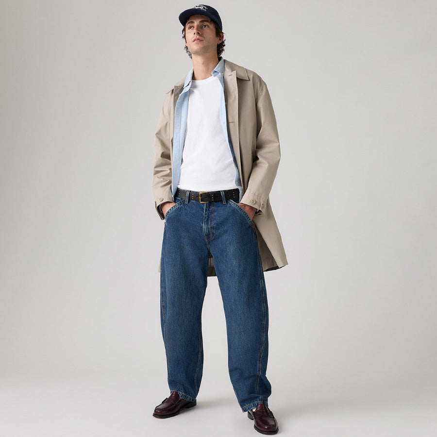 LEVI'S（リーバイス）BAGGY バレルジーンズ ミディアムインディゴ モデル着用 正面全身 0057O0001