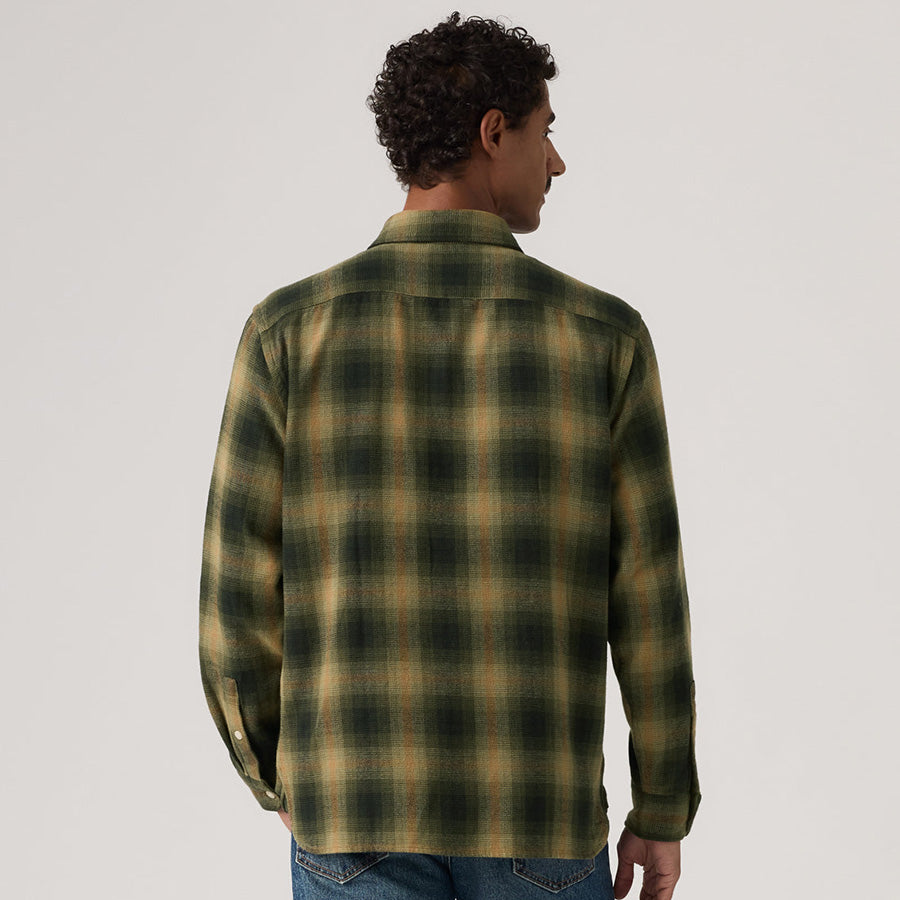 LEVI'S リーバイス ジャクソン ワーカー オーバーシャツ オリーブ/ブラック/ブラウン モデル着用 上半身 背面 195730304