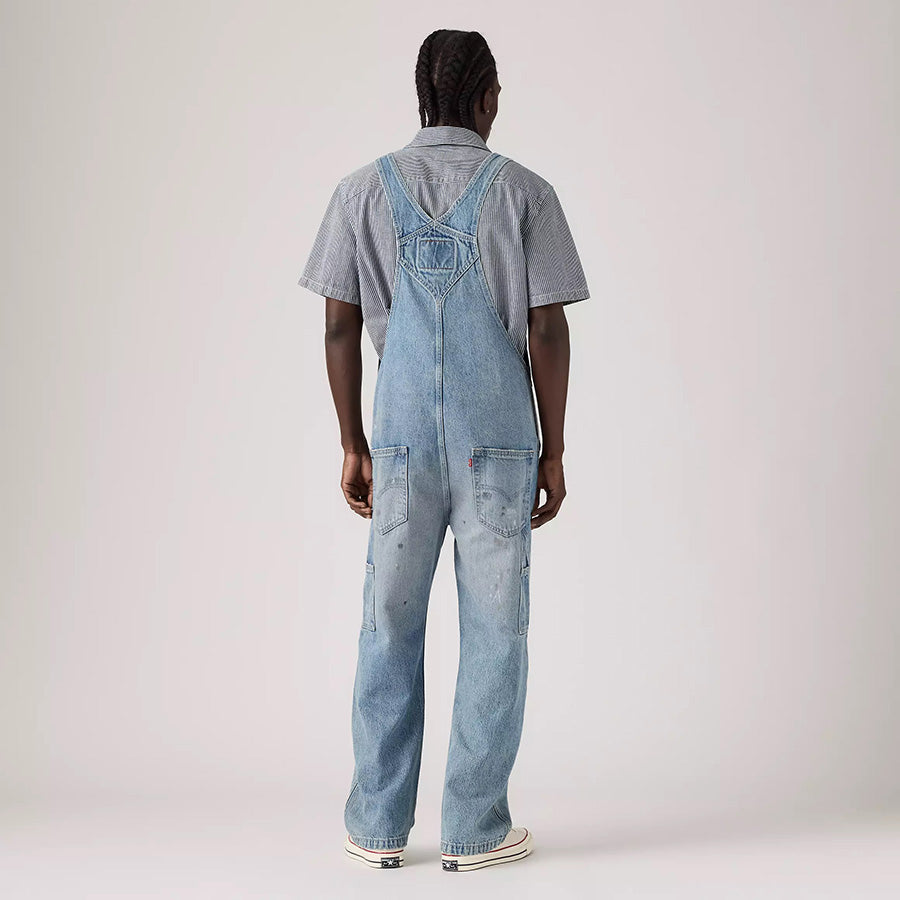 LEVI'S（リーバイス）LOOSE OVERALLS モデル着用 後ろ向き全身 0057W0005