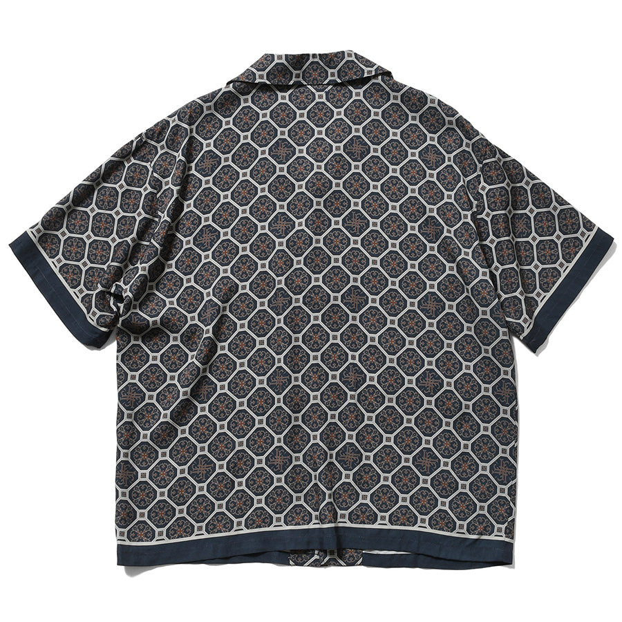 LFYT ARABESQUE PATTERN OPEN COLLAR SHIRT ネイビー 背面平置き