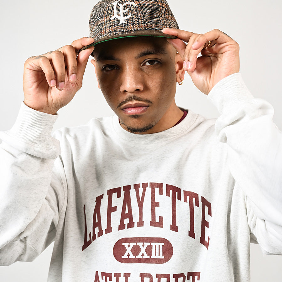 LFYT（エルエフワイティー） スウェット ヘザーグレー 着用 上半身