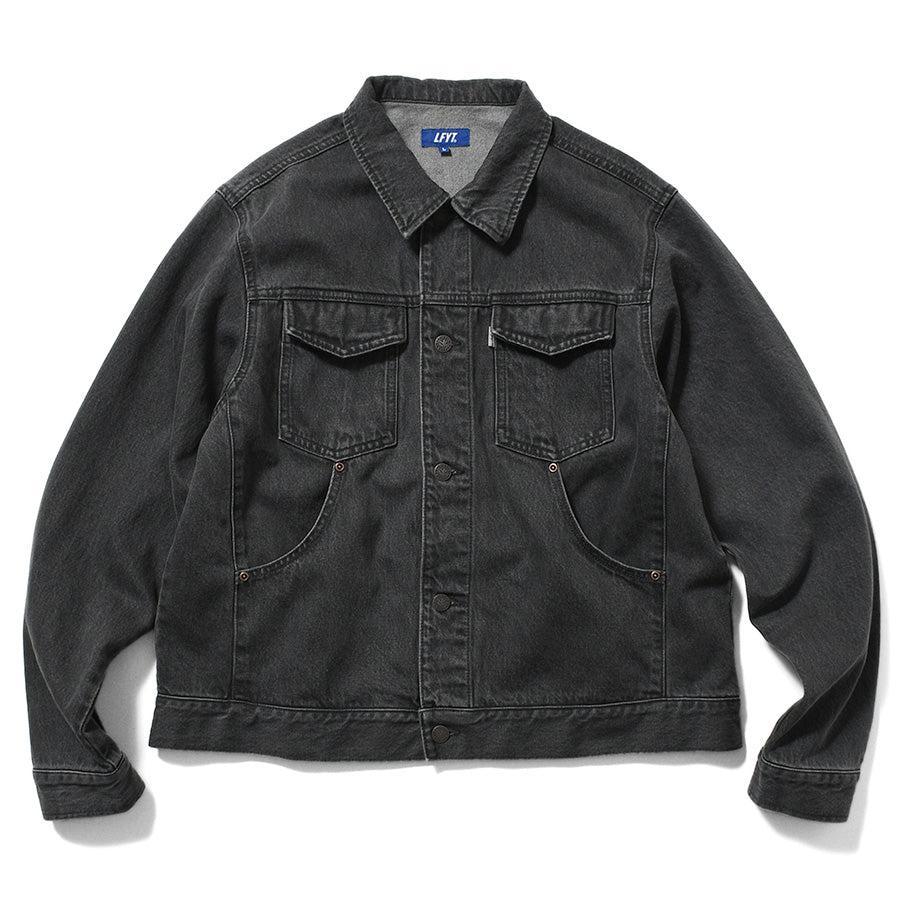 LFYT BLACK DENIM TRUCKER JACKET デニム トラッカージャケット ブラック 正面 平置き LA261004
