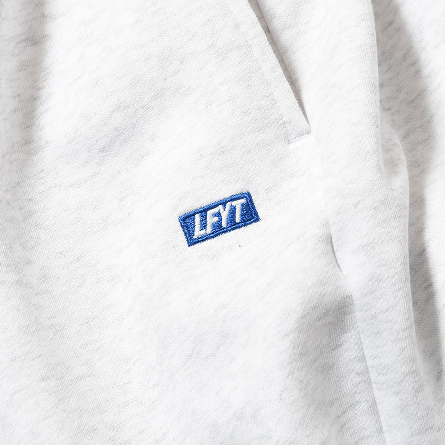 LFYT BOX LOGO SWEAT PANTS スウェットパンツ ヘザーグレー ワンポイントロゴ刺繍詳細 LA261203