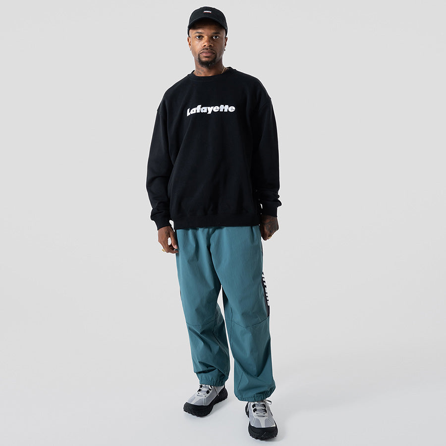 LFYT Lafayette LOGO CREW SWEAT クルースウェット ブラック モデル着用 全身 LA260701