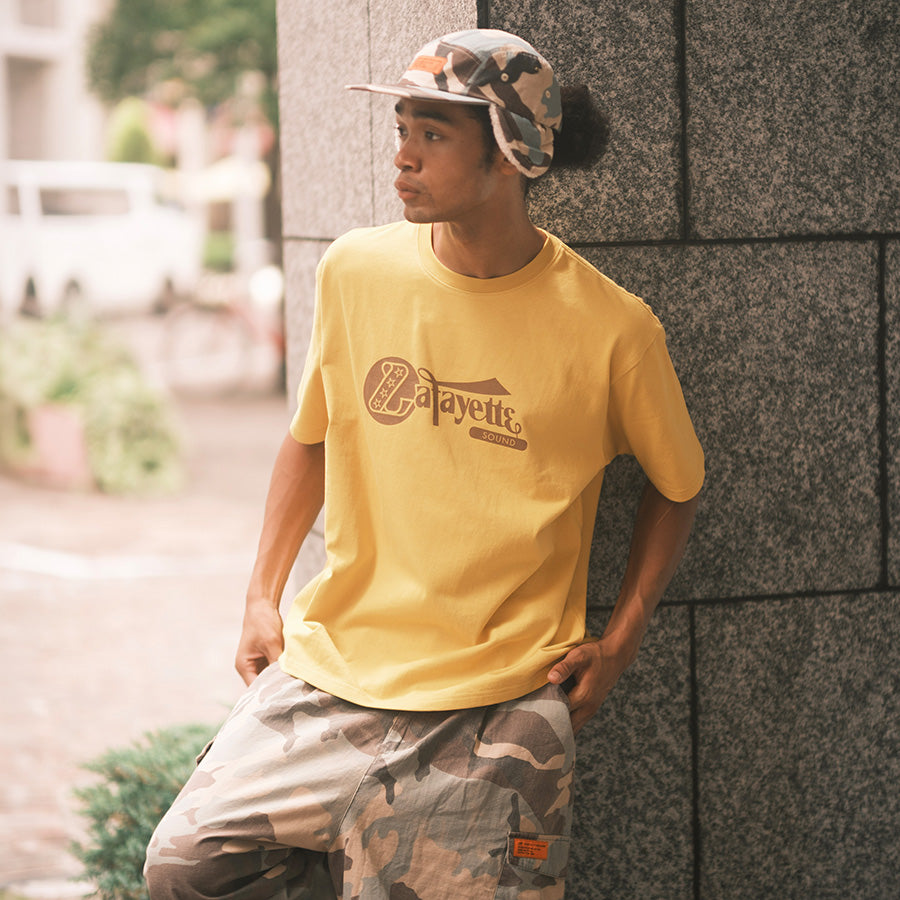 LFYT Lafayette SOUND TEE Tシャツ イエロー モデル着用 上半身 LA260103