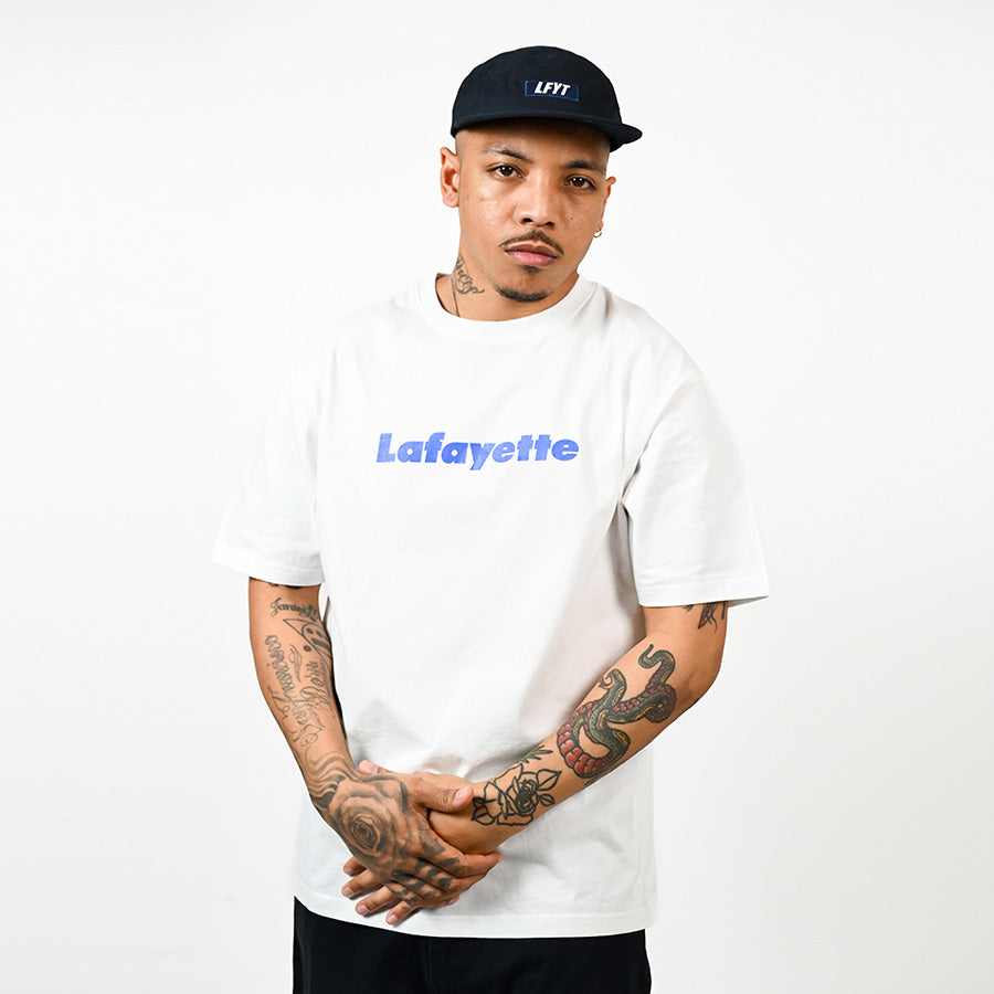 LFYT ロゴTシャツ ホワイト 着用イメージ