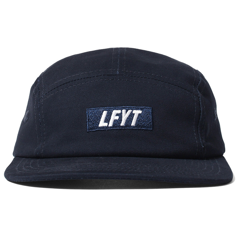 LFYT LOGO CAMP CAP ネイビー 正面デザイン