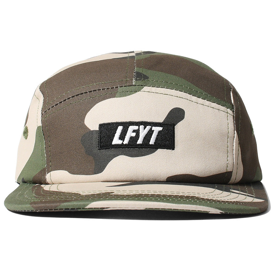 LFYT LOGO CAMP CAP ウッドランドカモ 正面デザイン