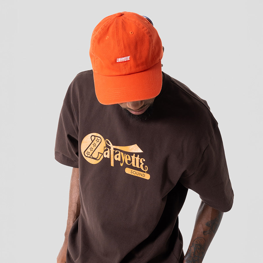 LFYT SPORTS LOGO DAD HAT キャップ オレンジ モデル着用 LA261401