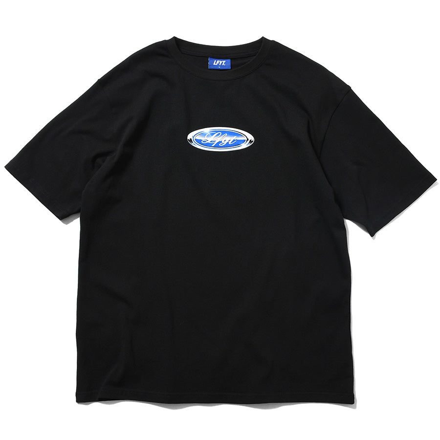 LFYT Tシャツ ブラック エンブレムプリント 正面