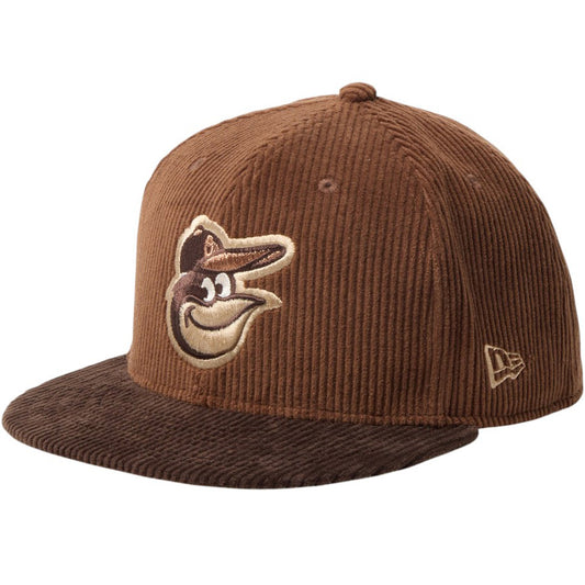 NEW ERA 59FIFTY コーデュロイ ボルティモア・オリオールズ キャップ ブラウン ダークブラウン 左斜め向き 15137394