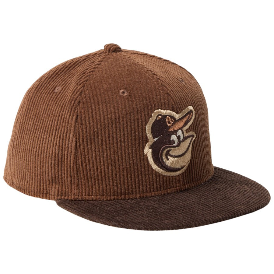 NEW ERA 59FIFTY コーデュロイ ボルティモア・オリオールズ キャップ ブラウン ダークブラウン 右斜め向き 15137394