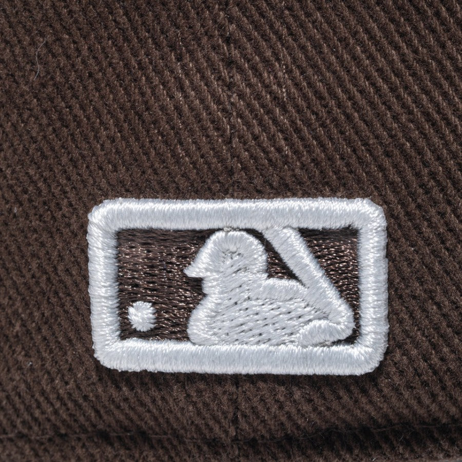 NEW ERA 59FIFTY Deep Brown ロサンゼルス・ドジャース キャップ ブラウン 背面 バッターマンロゴ刺繍 15229114
