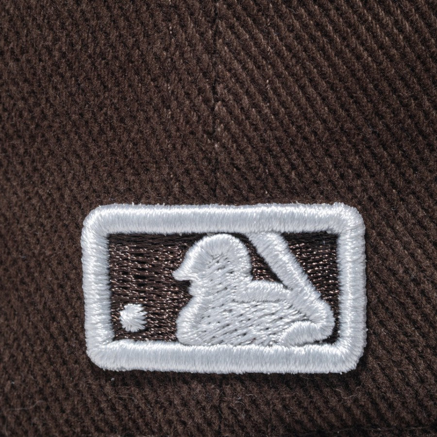 NEW ERA 59FIFTY Deep Brown シカゴ・ホワイトソックス キャップ ブラウン 背面 バッターマンロゴ刺繍 15229115