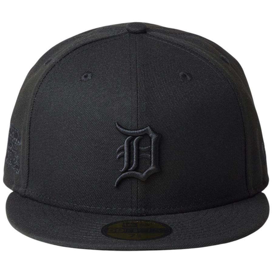 NEW ERA（ニューエラ）59FIFTY MLB Black on Black デトロイト・タイガース ブラック キャップ 正面