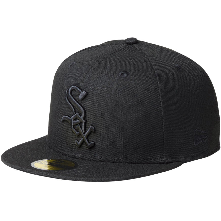 NEW ERA（ニューエラ）59FIFTY MLB Black on Black シカゴ・ホワイトソックス ブラック キャップ 左斜め