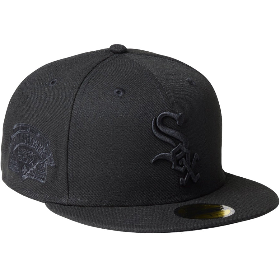 NEW ERA（ニューエラ）59FIFTY MLB Black on Black シカゴ・ホワイトソックス ブラック キャップ 右斜め