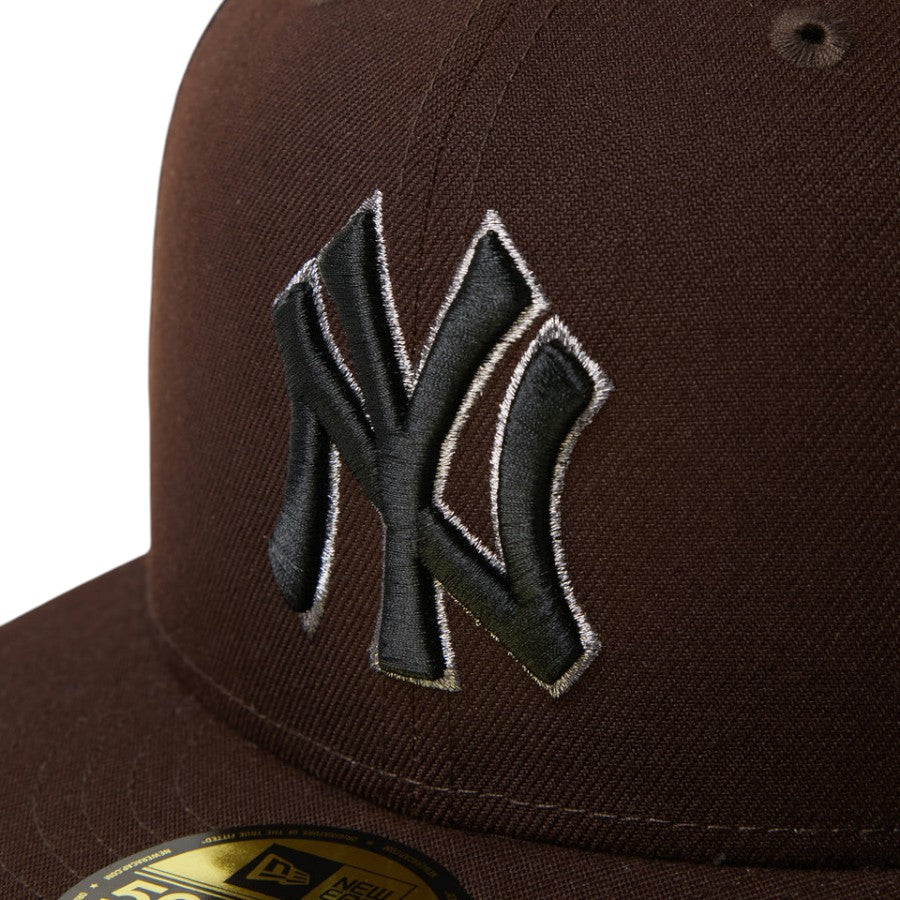 NEW ERA 59FIFTY MLB Metallic Pewter ニューヨーク・ヤンキース キャップ バーントウッド フロントロゴ刺繍詳細 15137357