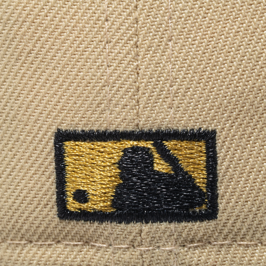 NEW ERA 59FIFTY The Brew サンディエゴ・パドレス キャップ ブラック/ブラッシュドブロンズ/ベガスゴールド 背面 バッターマンロゴ刺繍 15228777