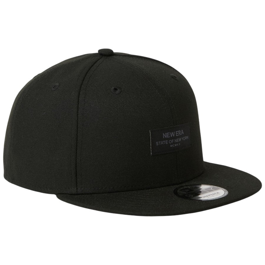 NEW ERA 9FIFTY Black Patch スナップバック キャップ ブラック 右斜め向き 15137018