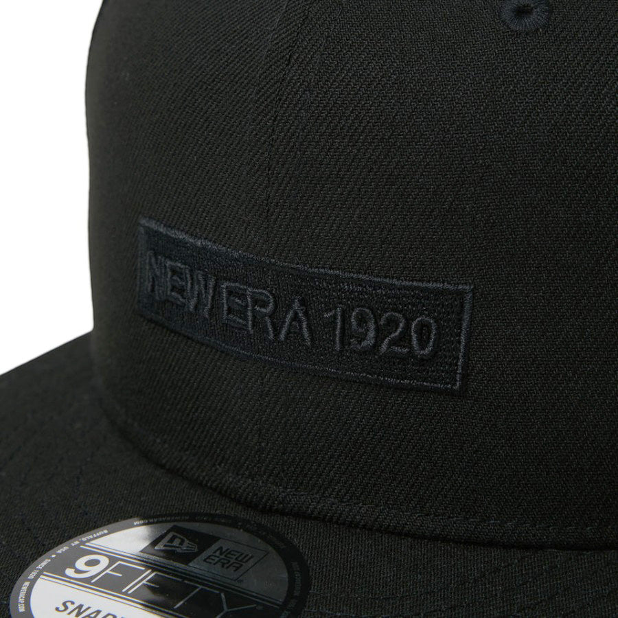 NEW ERA 9FIFTY Metal Flag NEW ERA 1920 ブラック/ゴールド フロントロゴ詳細 15137010