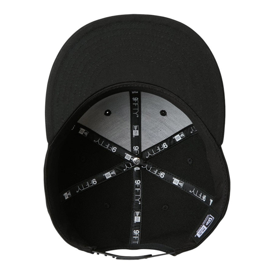 NEW ERA 9FIFTY Metal Flag NEW ERA 1920 ブラック/ゴールド キャップ裏側 15137010