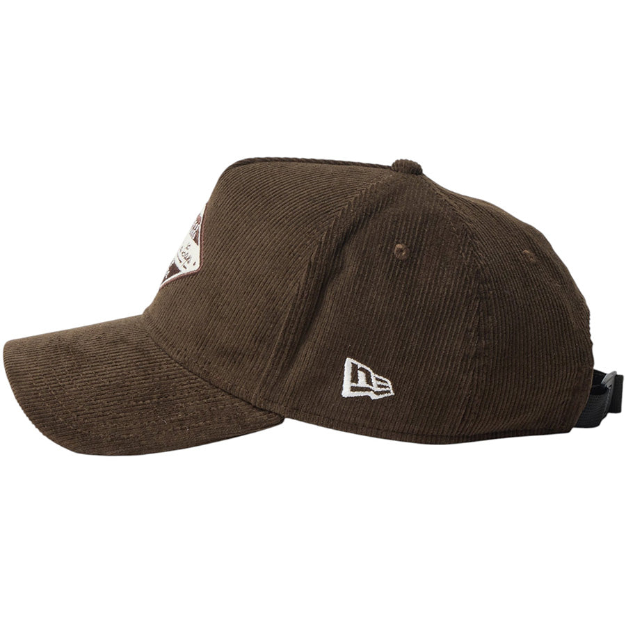 NEW ERA 9FORTY A-Frame Corduroy アウトドア キャップ ウォルナット 左向き NEW ERAフラッグロゴ刺繍 15125125