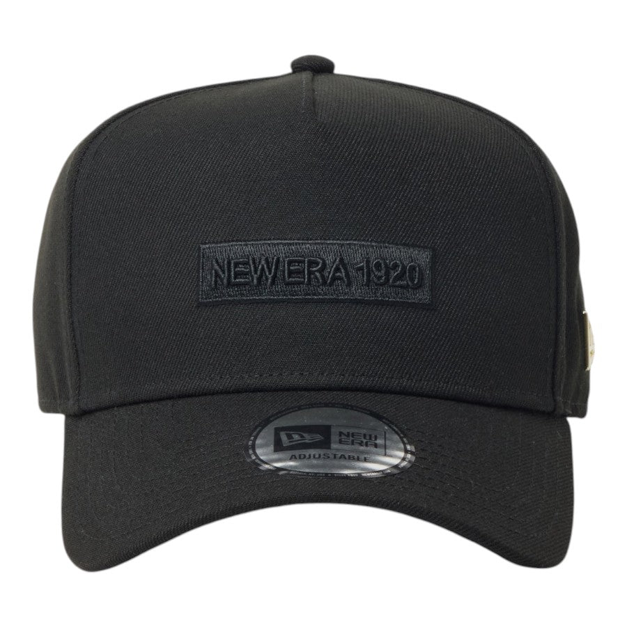 NEW ERA 9FORTY A-Frame Metal Flag キャップ ブラック/ゴールド 正面 15137133