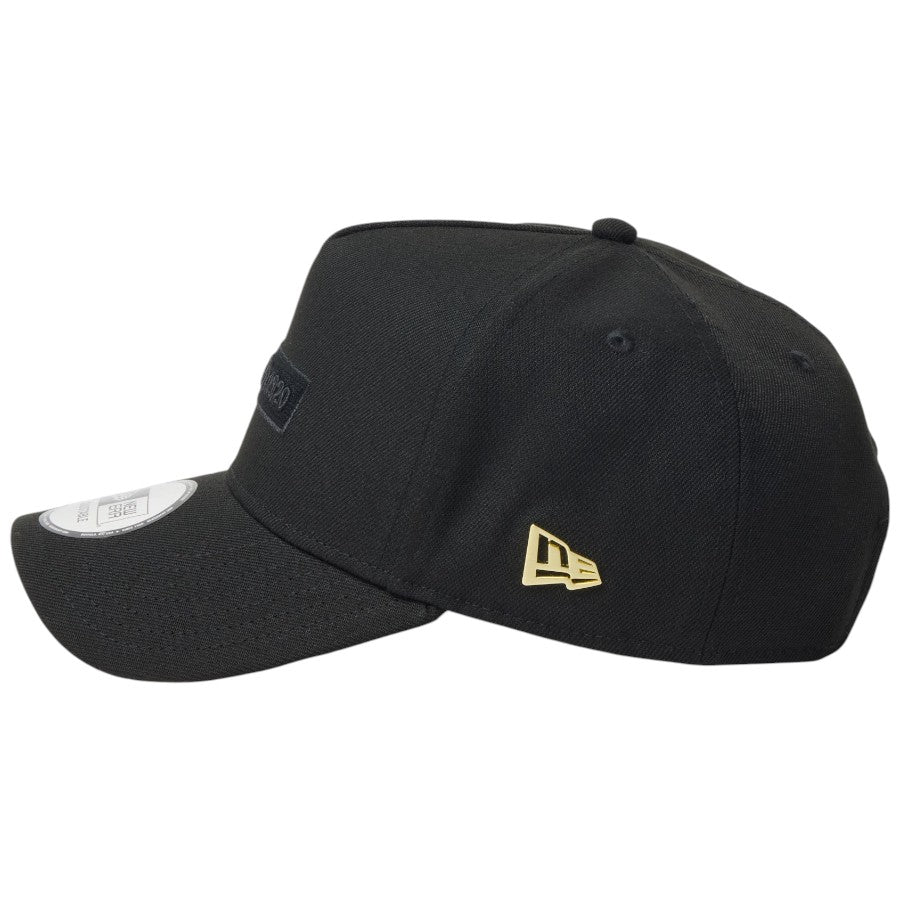 NEW ERA 9FORTY A-Frame Metal Flag キャップ ブラック/ゴールド 左向き NEメタルロゴ 15137133