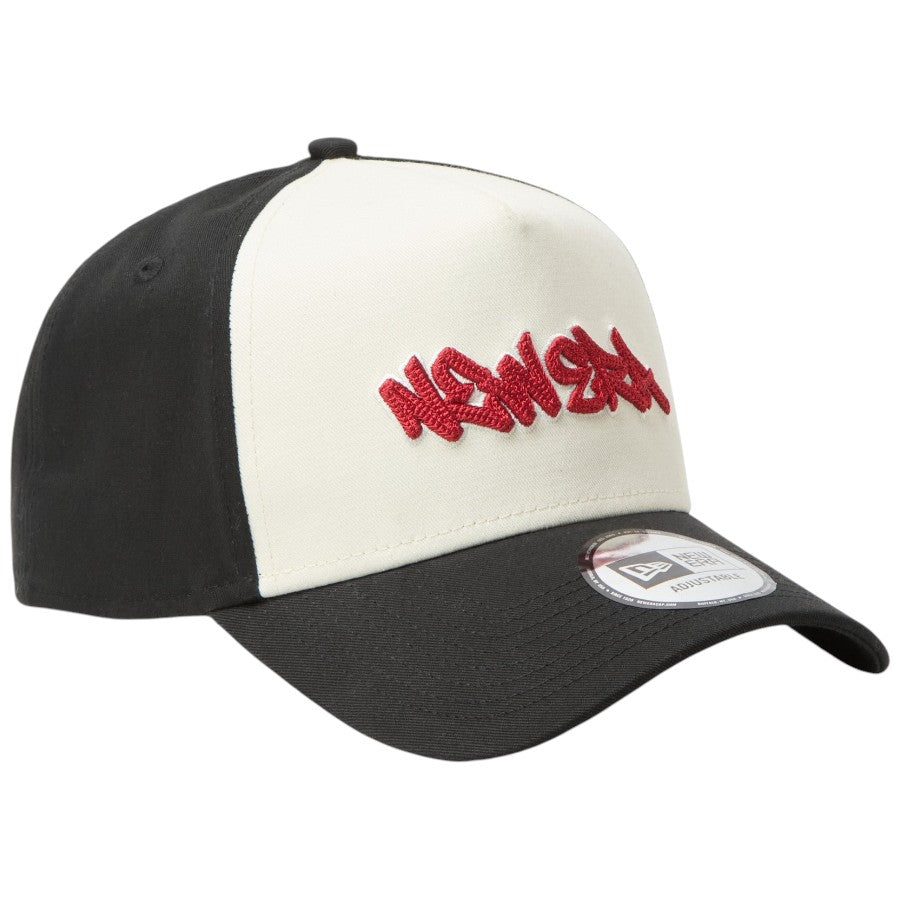 NEW ERA 9FORTY A-Frame Tagging Logo キャップ ブラック/クローム 右斜め向き 15137116