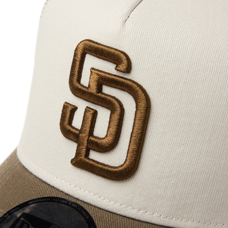 NEW ERA（ニューエラ）9FORTY A-Frame トラッカー MLB Side Patch サンディエゴ・パドレス ストーン/モス メッシュキャップ 14744879