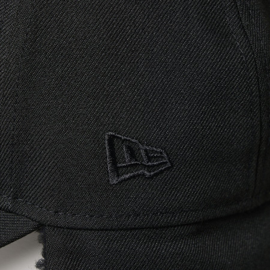 NEW ERA 9FORTY Dog Ear ドッグイヤー Black Patch キャップ ブラック ボディ NEフラッグロゴ刺繍詳細 15137032