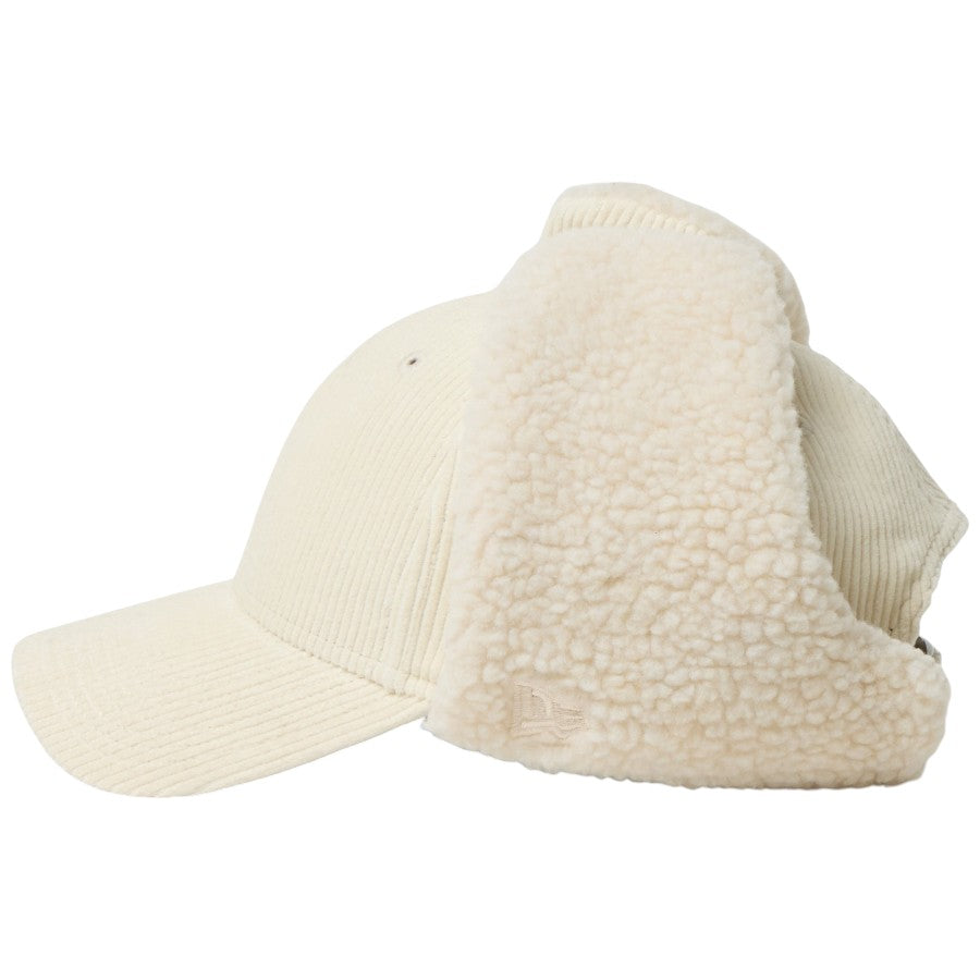 NEW ERA 9FORTY Dog Ear ドッグイヤー コーデュロイ キャップ アイボリー 左向き NEフラッグロゴ刺繍 15137033
