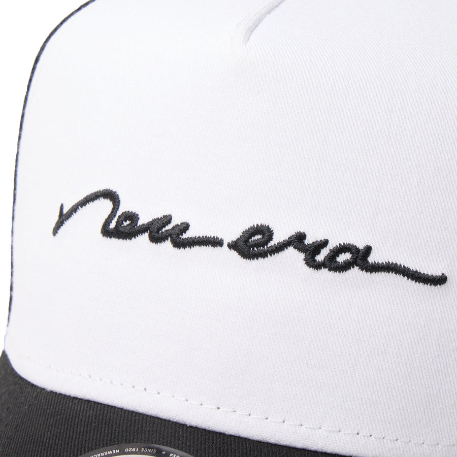 NEW ERA 9FORTY Handwritten Logo ホワイト/ブラック フロントロゴ刺繍