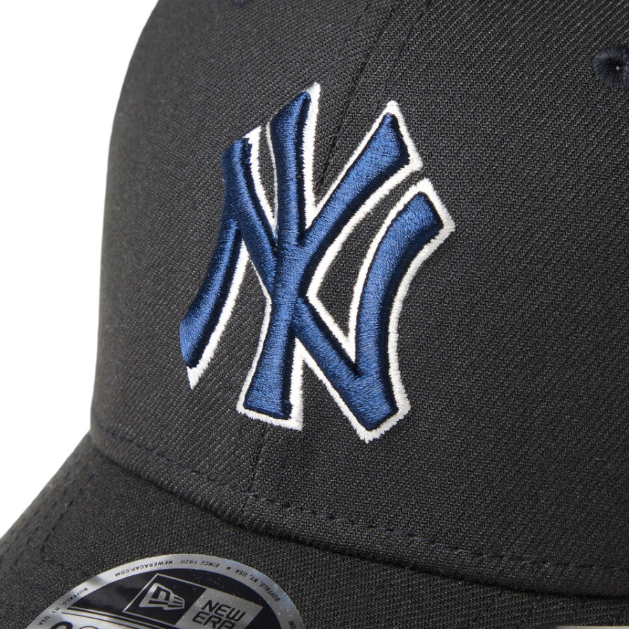 NEW ERA（ニューエラ）9SEVENTY ニューヨーク・ヤンキース ロゴ刺繍 フロントディテール