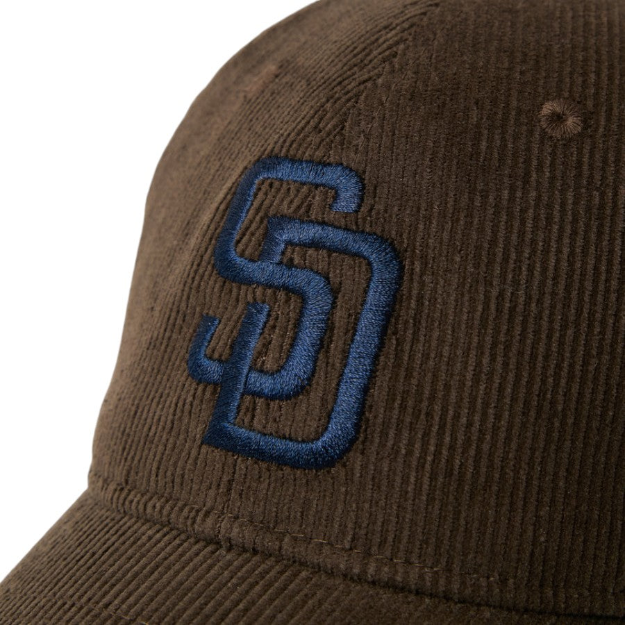 NEW ERA 9TWENTY Corduroy サンディエゴ・パドレス キャップ ウォルナット フロントロゴ詳細 15137219