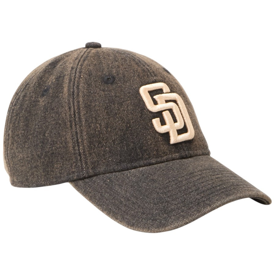 NEW ERA 9TWENTY Over Dye Denim サンディエゴ・パドレス キャップ ブラウン 右斜め 15137220
