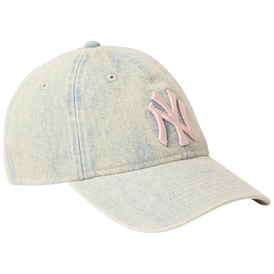 NEW ERA 9TWENTY Over Dye Denim ヤンキース キャップ ホワイト 右斜め 15137235