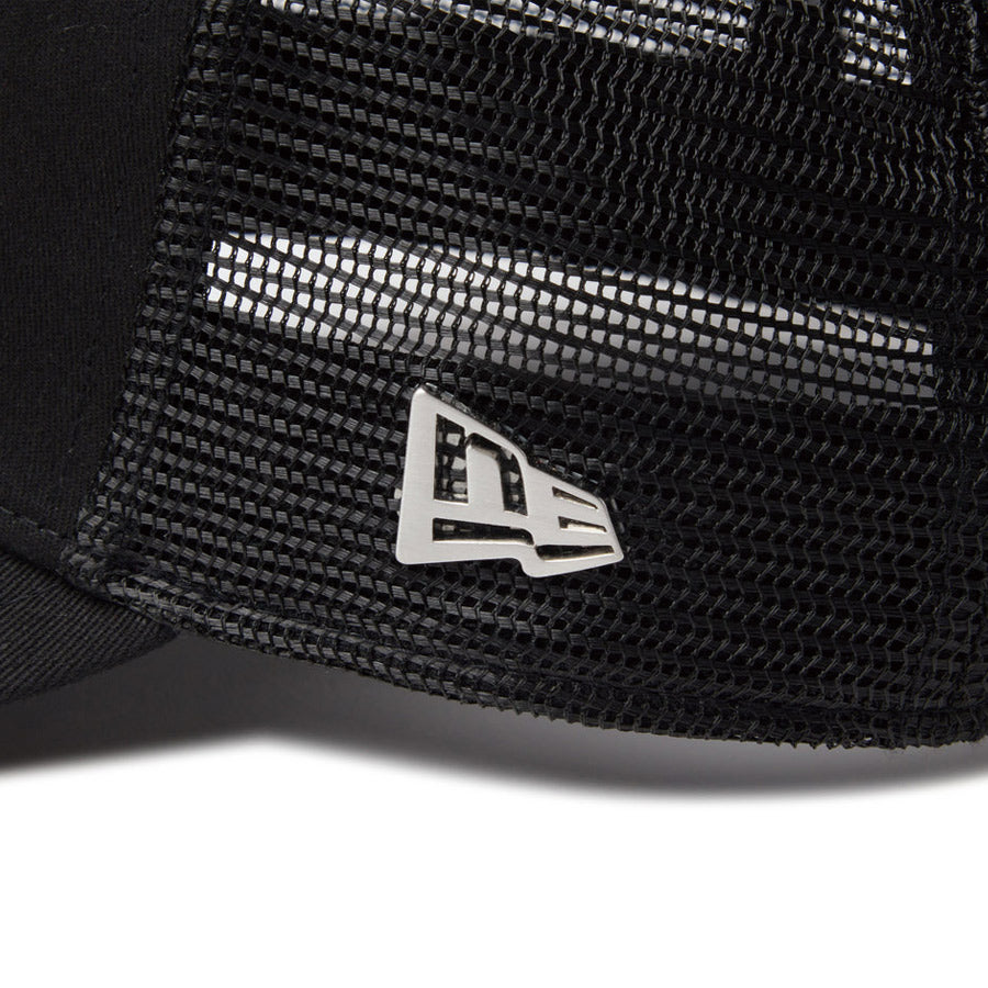 NEW ERA メタルフラッグロゴ ブラック シルバー