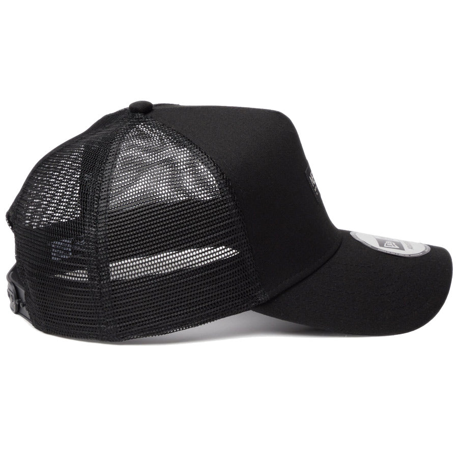 NEW ERA 9FORTY キャップ 右側面 ブラック シルバー